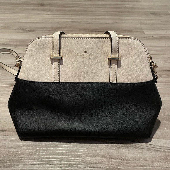 kate spade Handbags - Black and Cream Kate Spade Purse